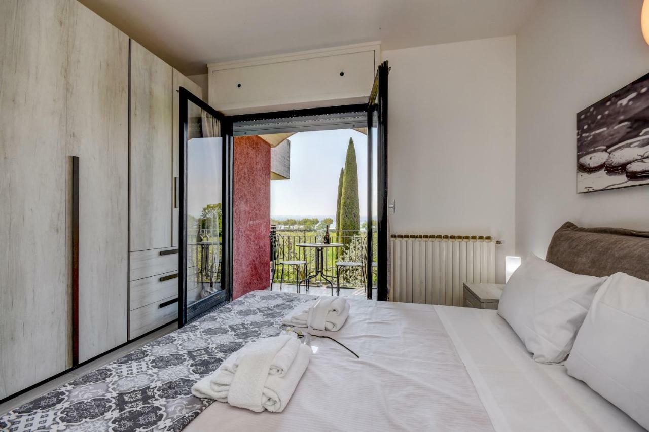 Holiday Sirmione Apartments Ngoại thất bức ảnh